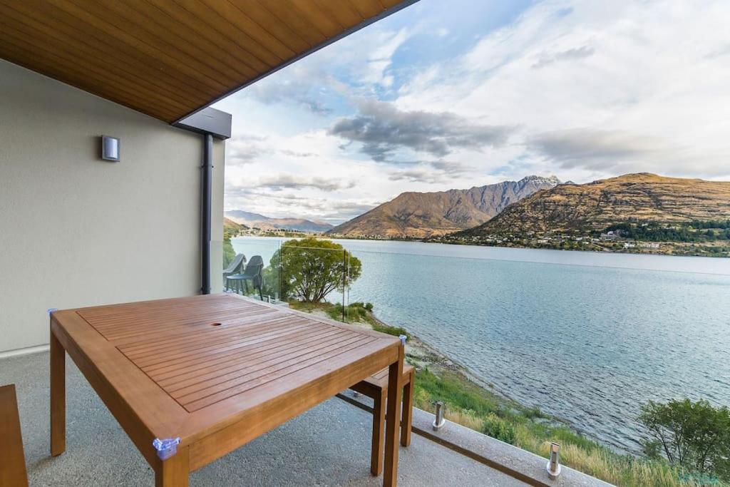 Atalante - Lakefront Location with Stunning Views photo 4