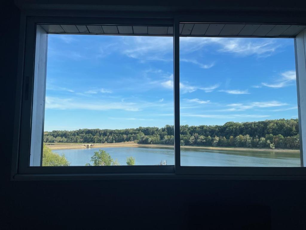 Cottage chaleureux avec vue sur lac photo 2