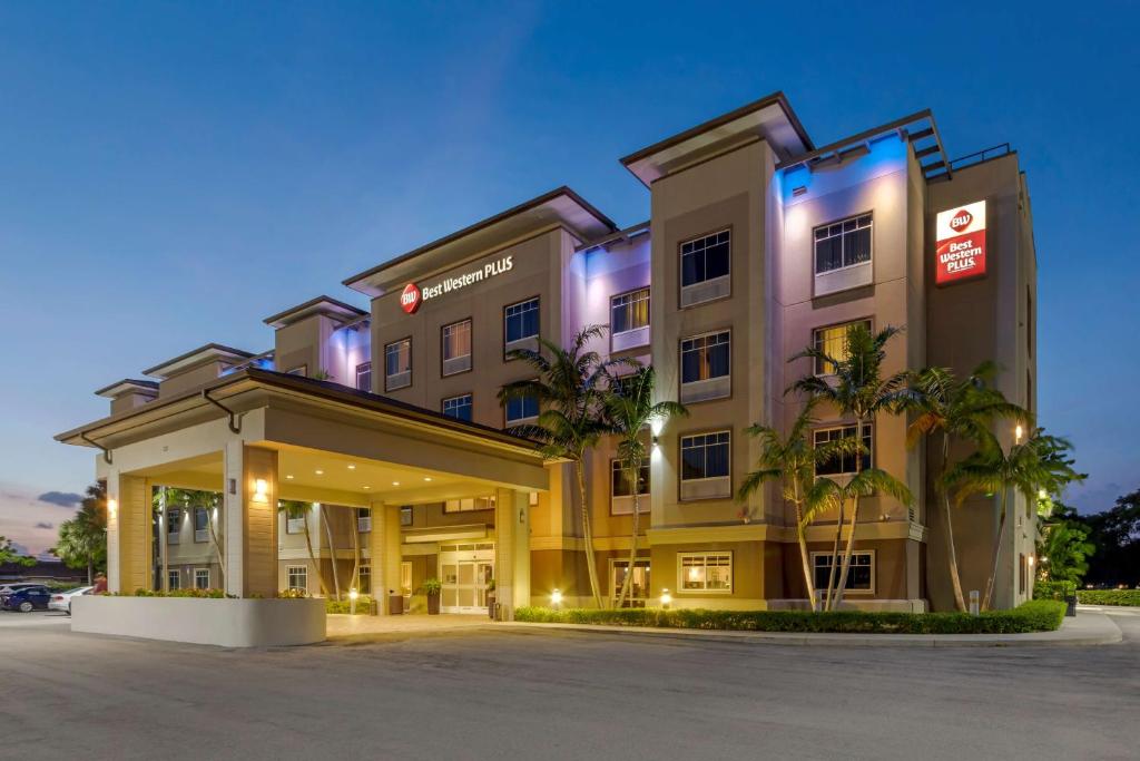 Best Western Plus Miami Airport North Hotel & Suites image