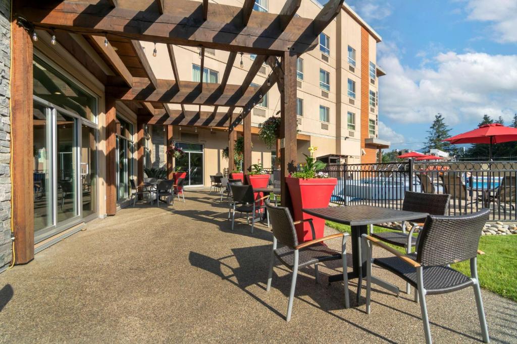 Best Western Plus Revelstoke photo 2
