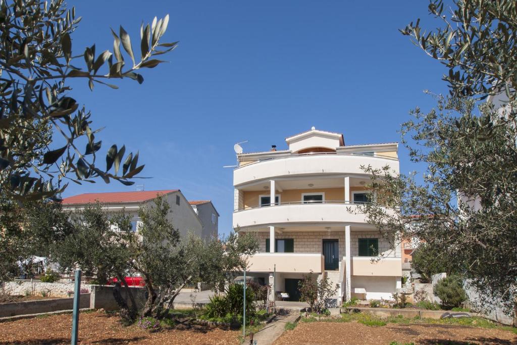 Apartments by the sea Brodarica, Sibenik - 5736 photo 1