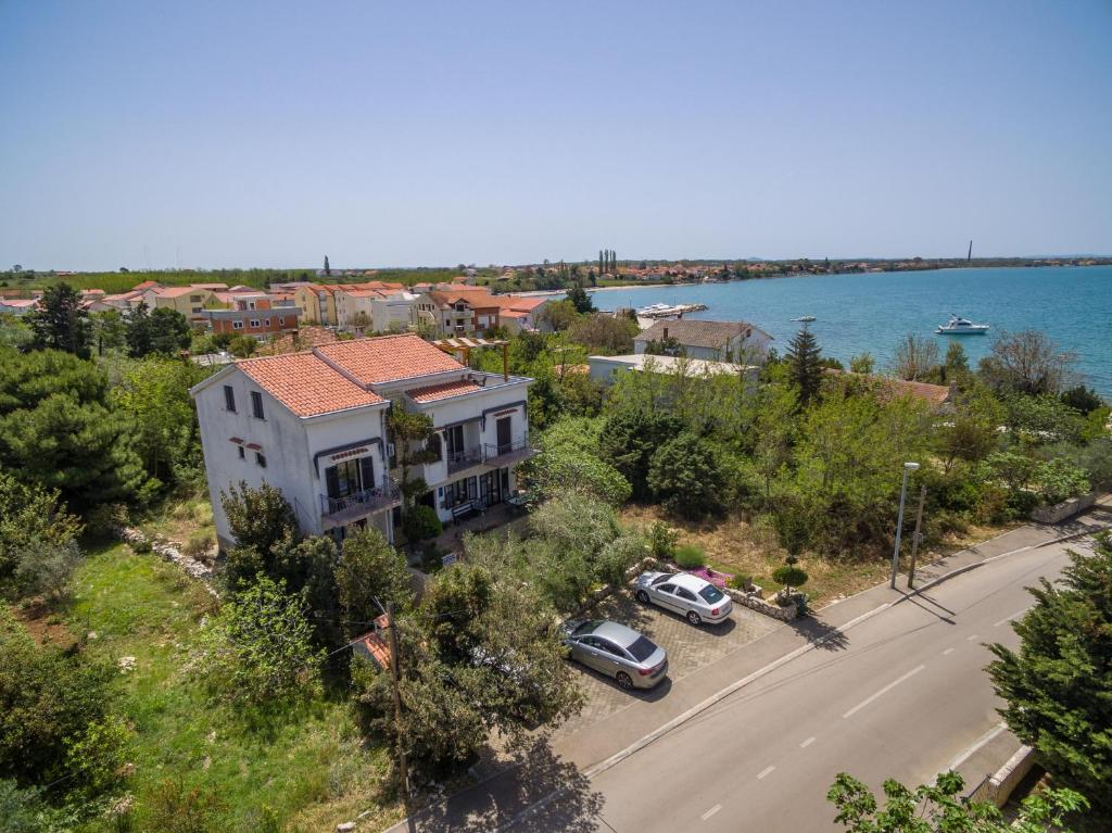 Apartments and rooms by the sea Vrsi - Mulo, Zadar - 5848 photo 2