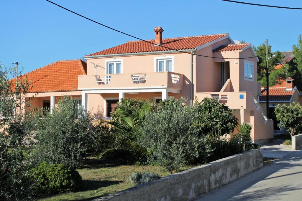 Apartments with a parking space Privlaka, Zadar - 5849 photo 1