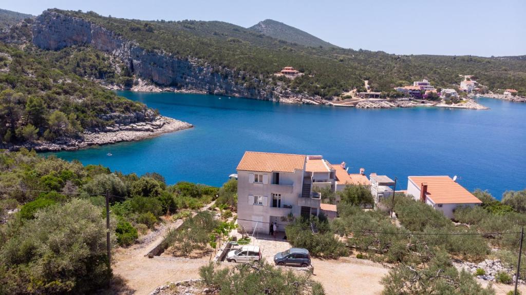 Apartments by the sea Cove Pokrivenik, Hvar - 4604 photo 2