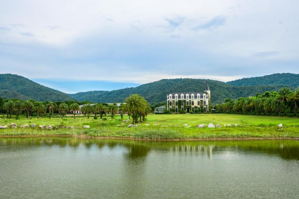 Chateau de Khaoyai Hotel & Resort photo 3