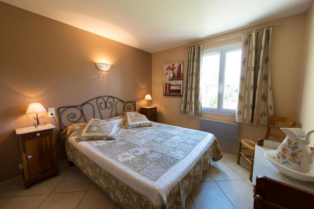 Villa de 2 chambres avec piscine partagee jardin clos et wifi a Grillon photo 4