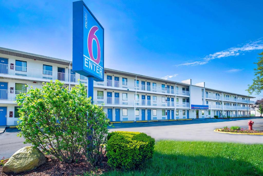 Motel 6-Warren, MI - Detroit East photo 2