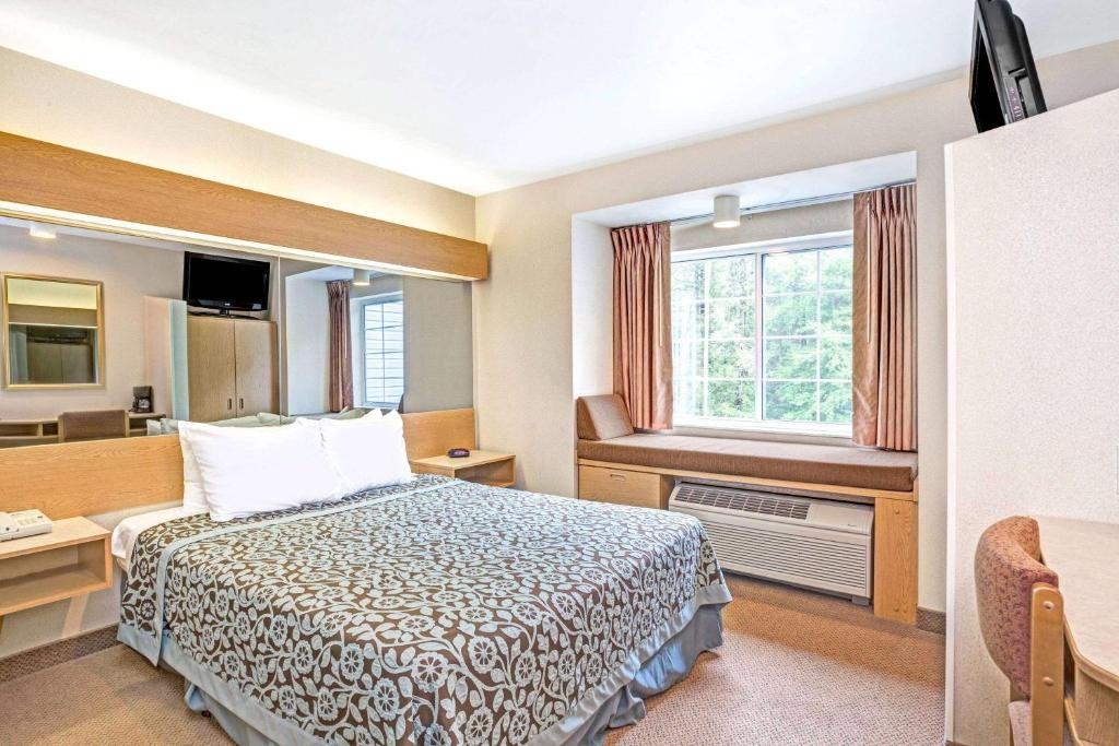 Days Inn by Wyndham Sturbridge photo 4