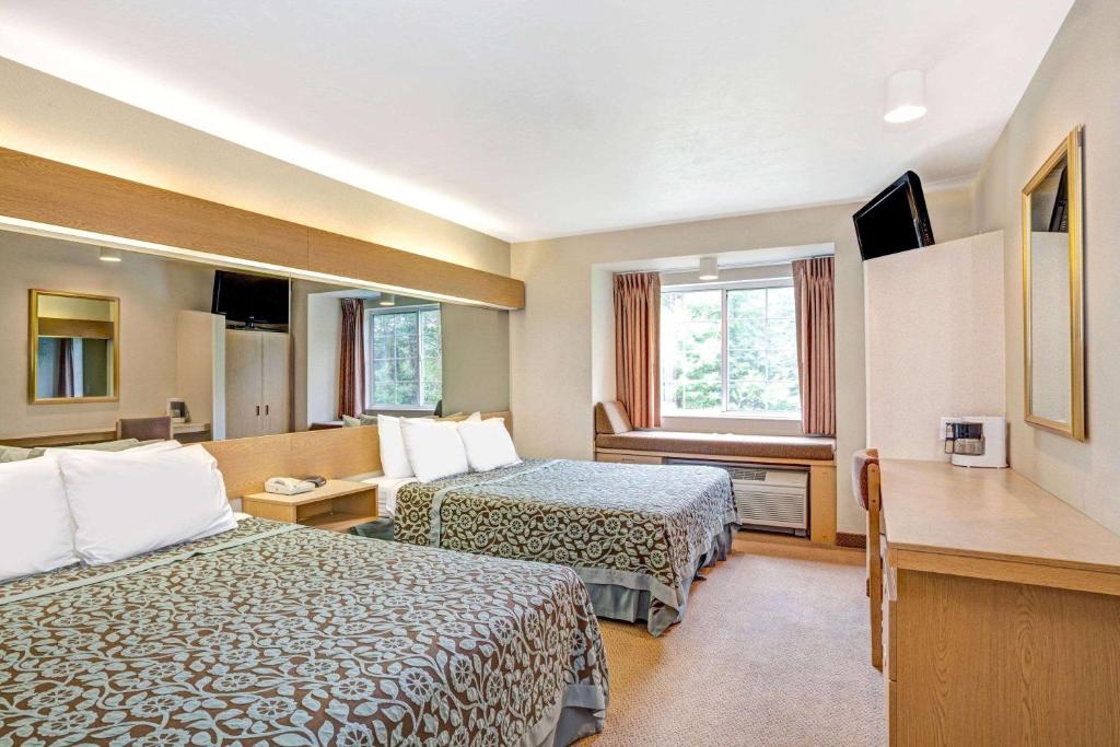 Days Inn by Wyndham Sturbridge photo 3