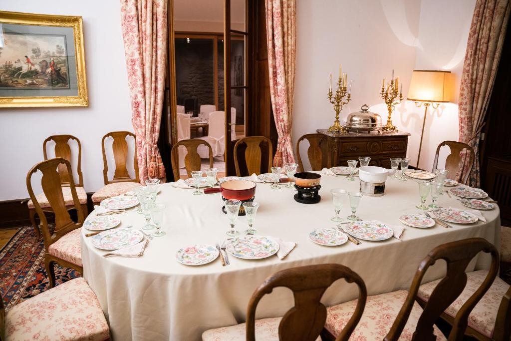 Chateau d'Echenevex - Luxury Escape near Geneva photo 2