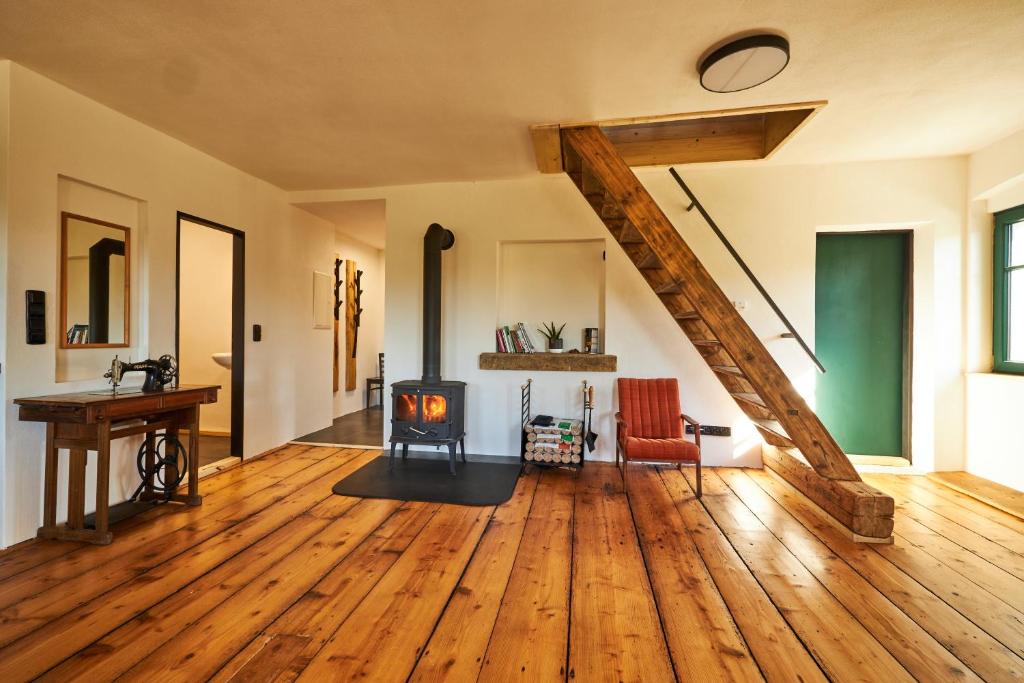 Statek 85 photo 2