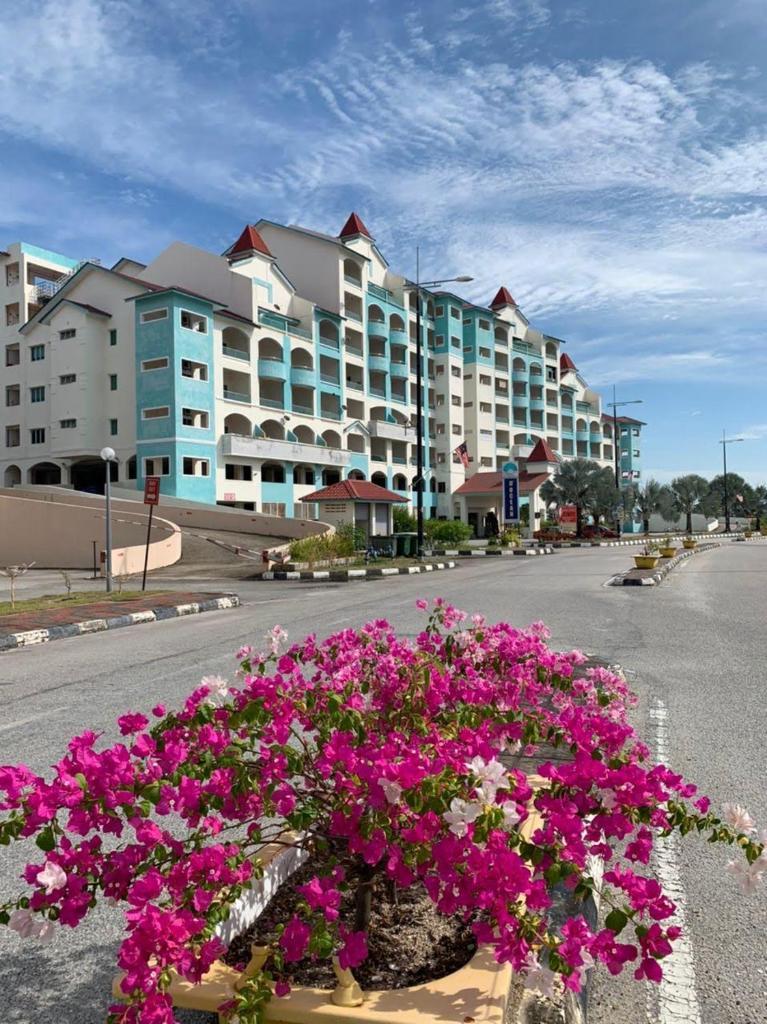 Glossy Homestay Marina Island