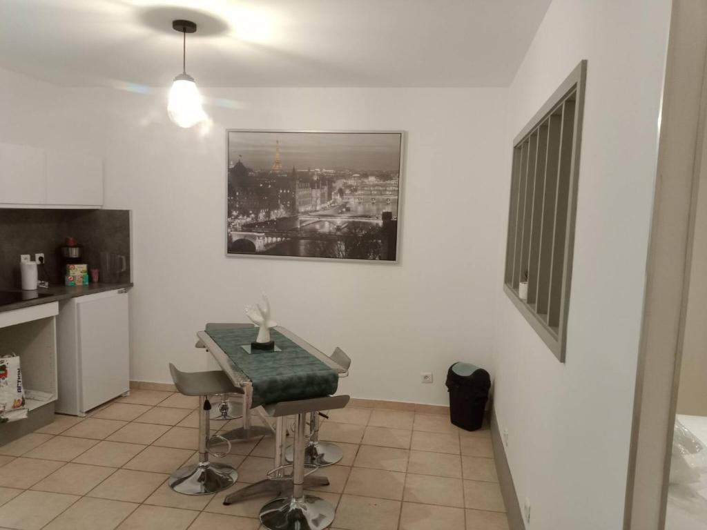 Fully Equipped Apartment photo 2