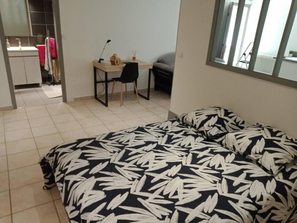 Fully Equipped Apartment photo 4