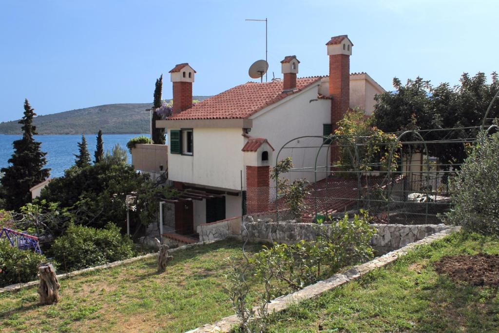 Apartments by the sea Seget Vranjica, Trogir - 6093 photo 1