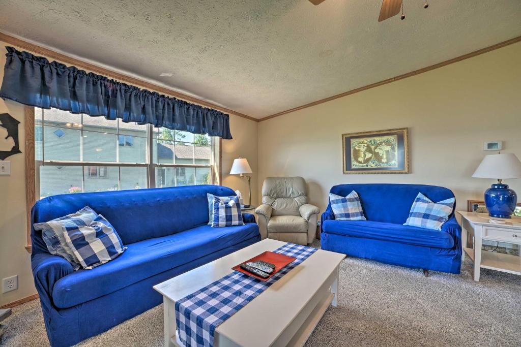 Houghton Lake House with Fire Pit - 2 Mi to Trails! photo 3