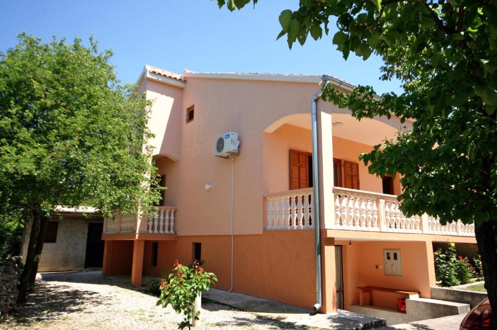 Apartments with a parking space Rovanjska, Paklenica - 6209 photo 2