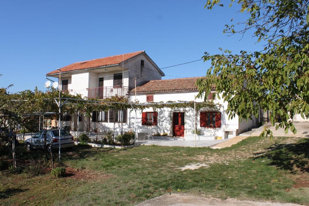 Apartments with a parking space Valtura, Pula - 7419 photo 1