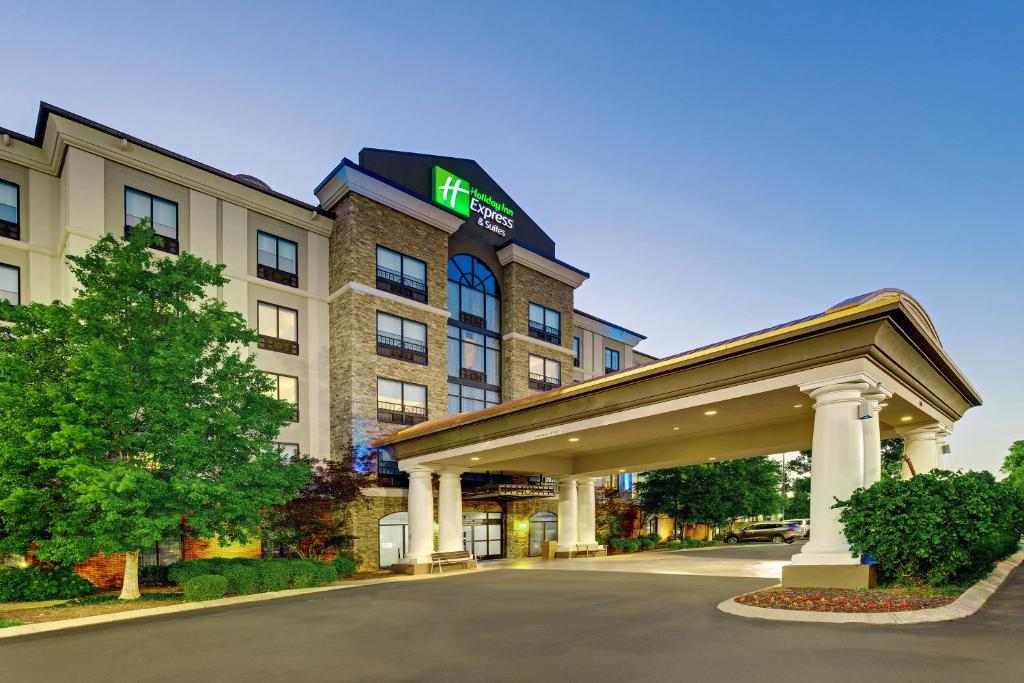 Holiday Inn Express Hotel and Suites Nashville-Opryland, an IHG Hotel image