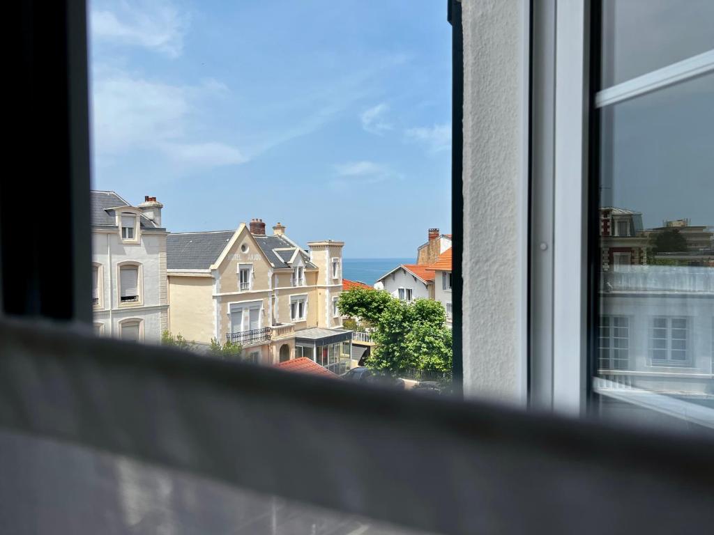 Hotel Saint James - Thumbnail image