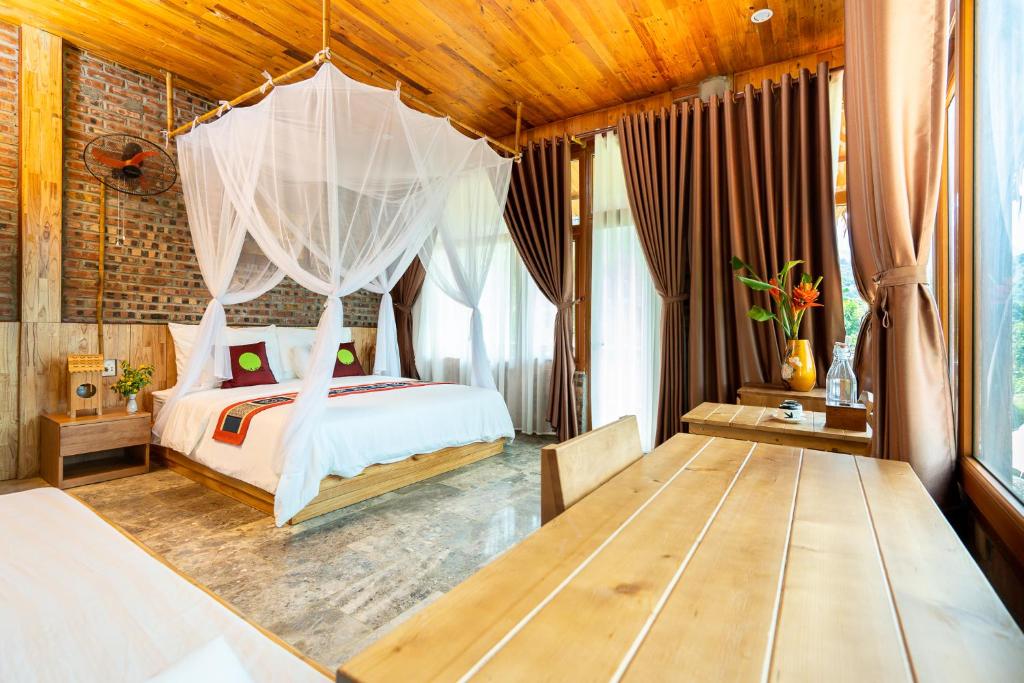 Inh La Home Pu Luong