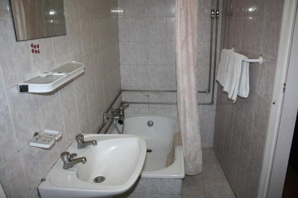 Трехместный (Трехместный номер), Pensao Residencial Estrela do Mondego