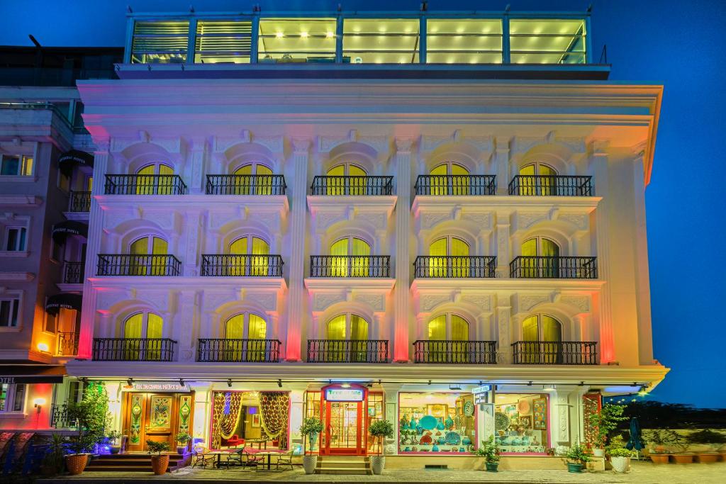 The Magnaura Palace Hotel photo 1