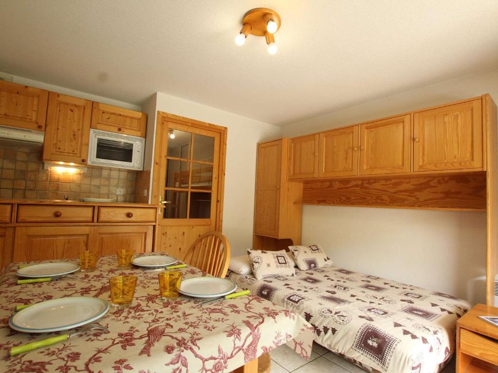 Appartement Saint-Chaffrey , 1 pièce, 4 personnes - FR-1-330E-57 photo 1