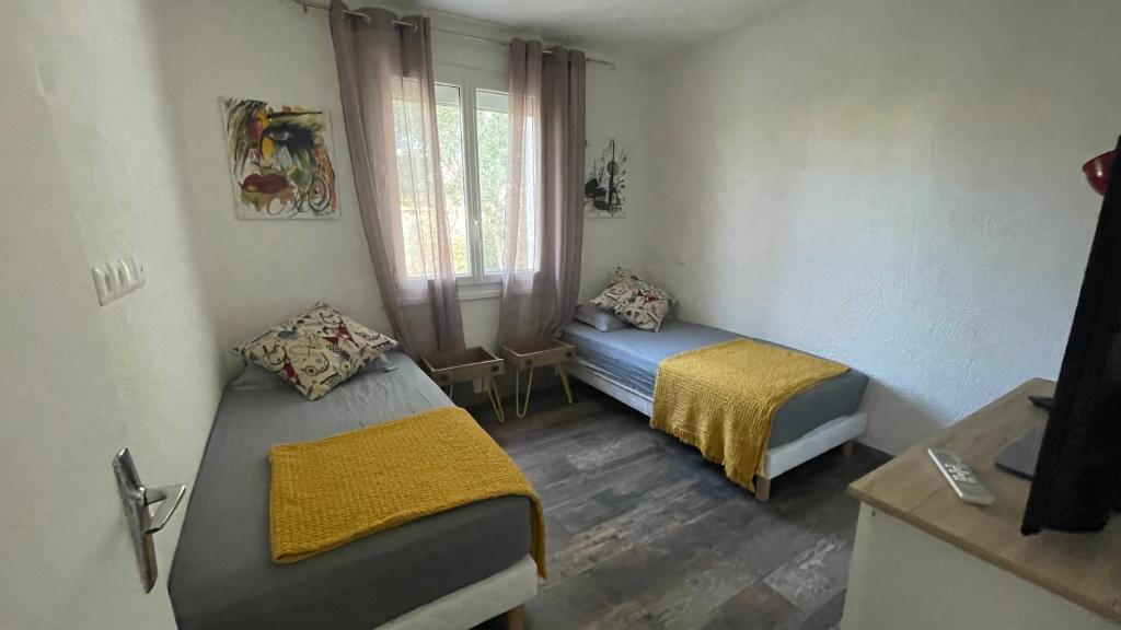 Jolie villa à UZES, climatisée avec piscine photo 4