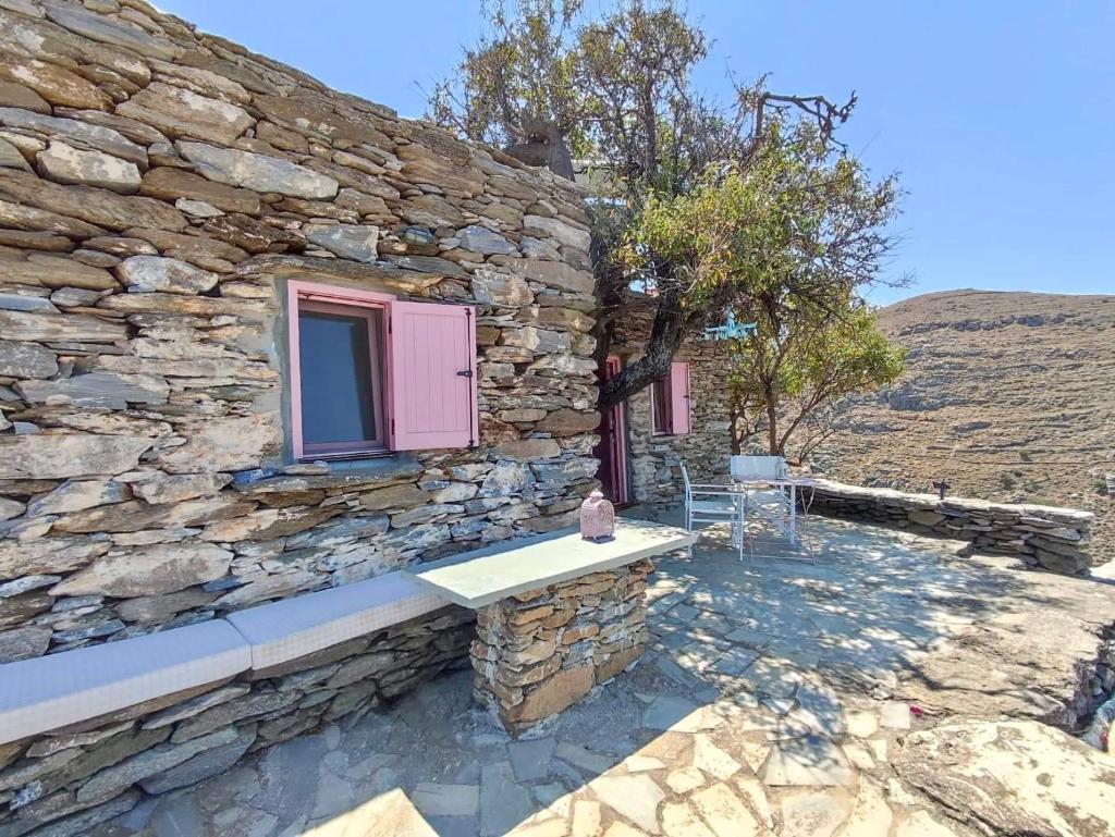 OWL’S NEST/THE PINK COTTAGE photo 4