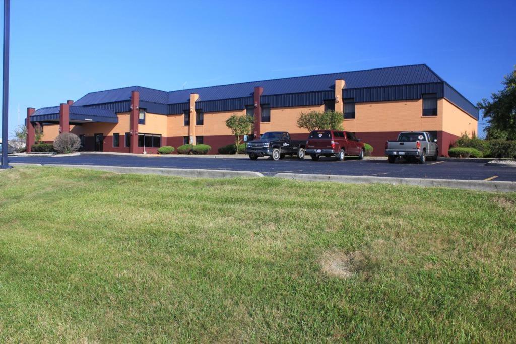 Super 8 by Wyndham Columbia City image