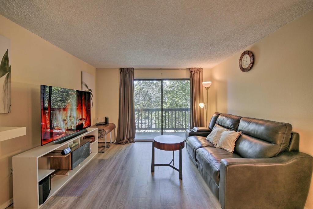 Modern Family Condo about 12 Mi to Dtwn Seattle! photo 1