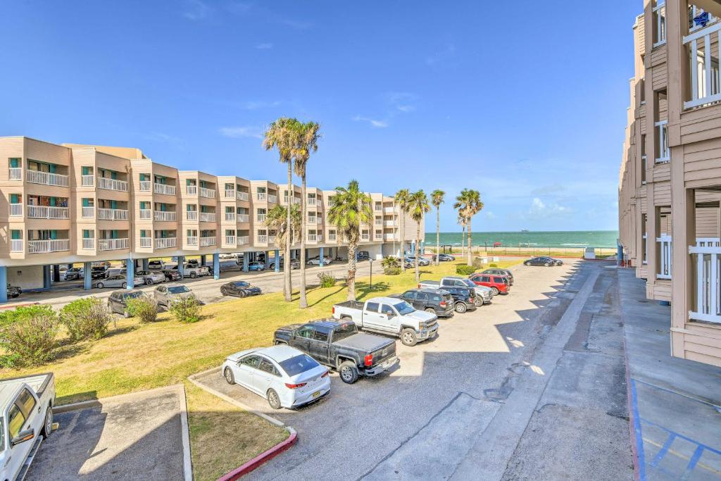 Beachside Corpus Christi Condo with Amenities! photo 2