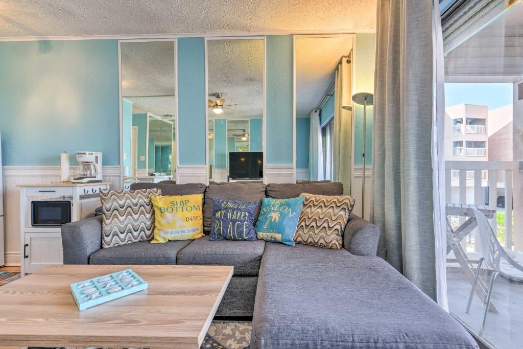 Beachside Corpus Christi Condo with Amenities! photo 4