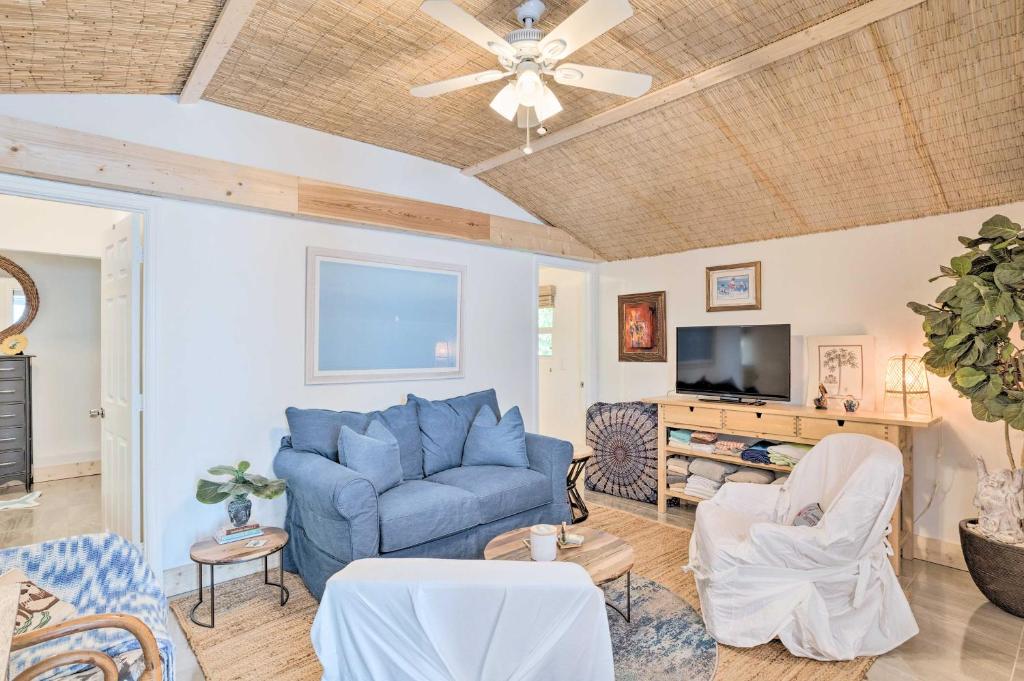 Del Ray Cottage Heated Saltwater Pool and Bar! photo 3