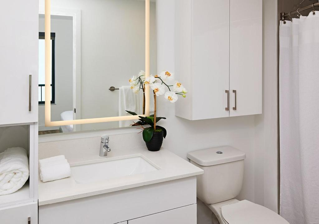 Hotel AKA West Palm Room Type - Two Bedroom Queen Suite