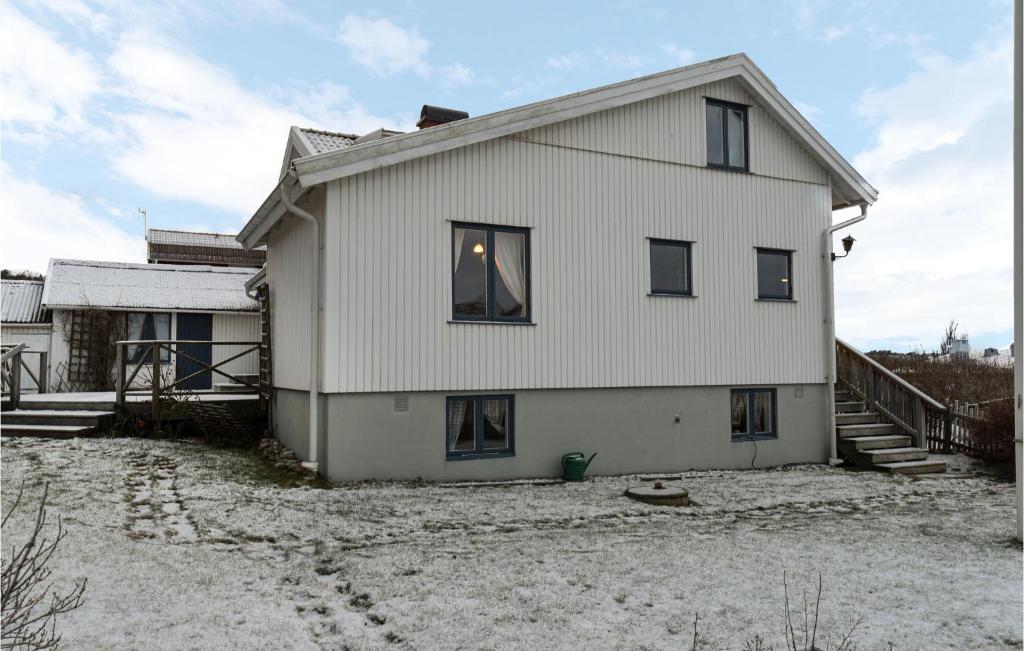 Awesome Home In Grebbestad With 4 Bedrooms And Wifi photo 1