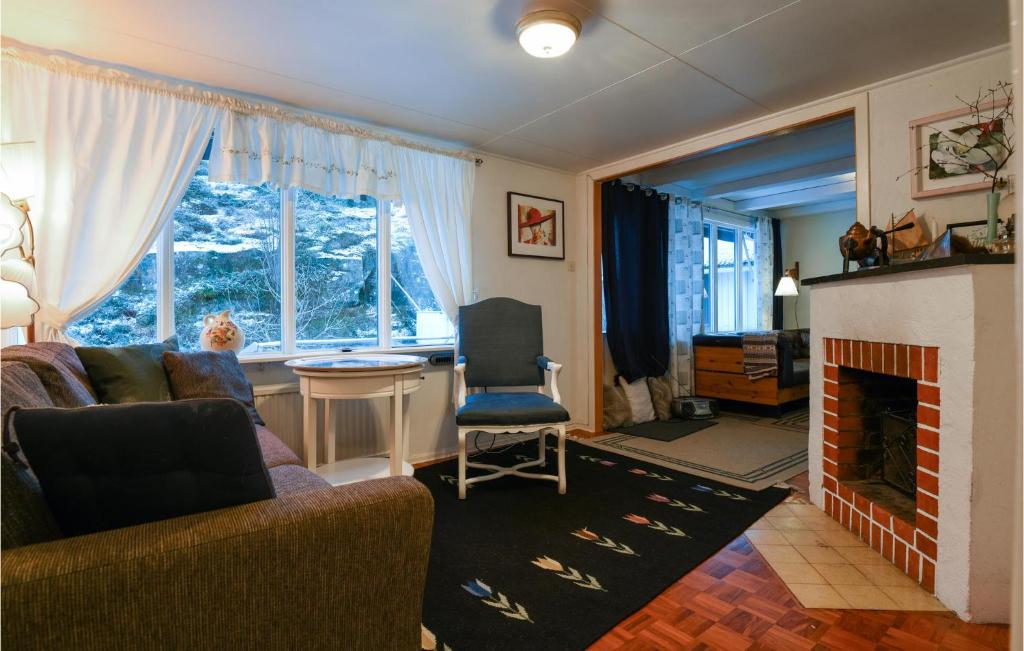 Awesome Home In Grebbestad With 4 Bedrooms And Wifi photo 2