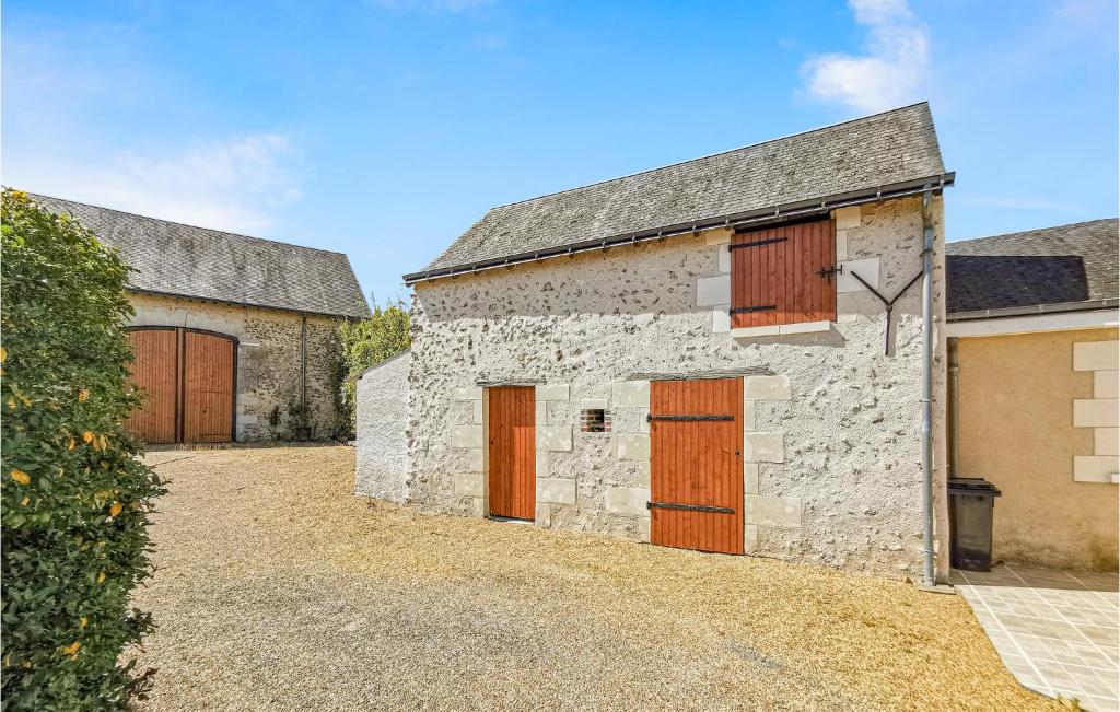 Beautiful Home In Chteau-la-vallire With Wifi And 2 Bedrooms
