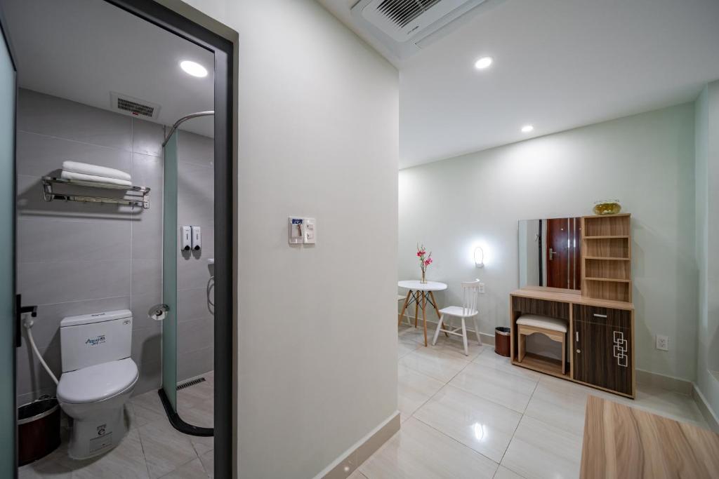 RedDoorz Premium near E-Town 3