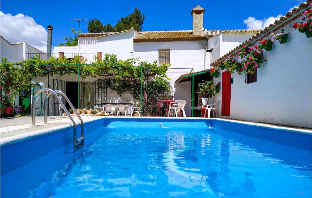 Stunning Home In Campos Nubes-priego With 5 Bedrooms, Outdoor Swimming Pool And Swimming Pool