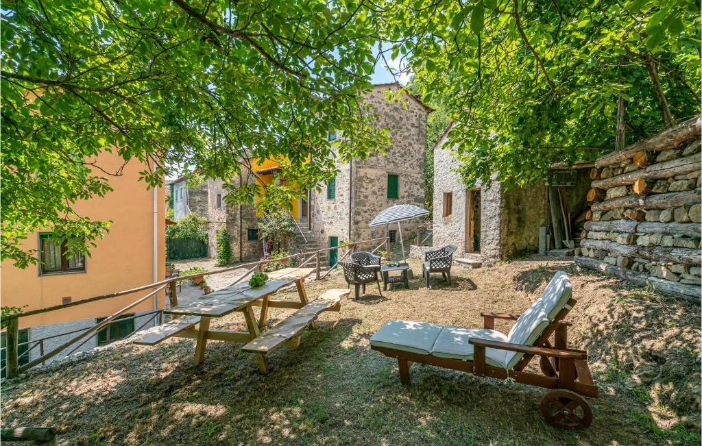 Amazing Home In Longoio With 2 Bedrooms