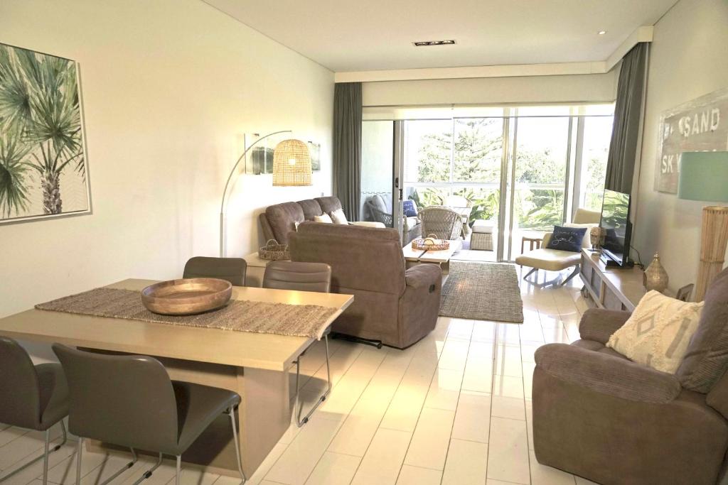 Peppers Balé Luxury Beach Accommodation Kingscliff - privately let - Tap to explore photos