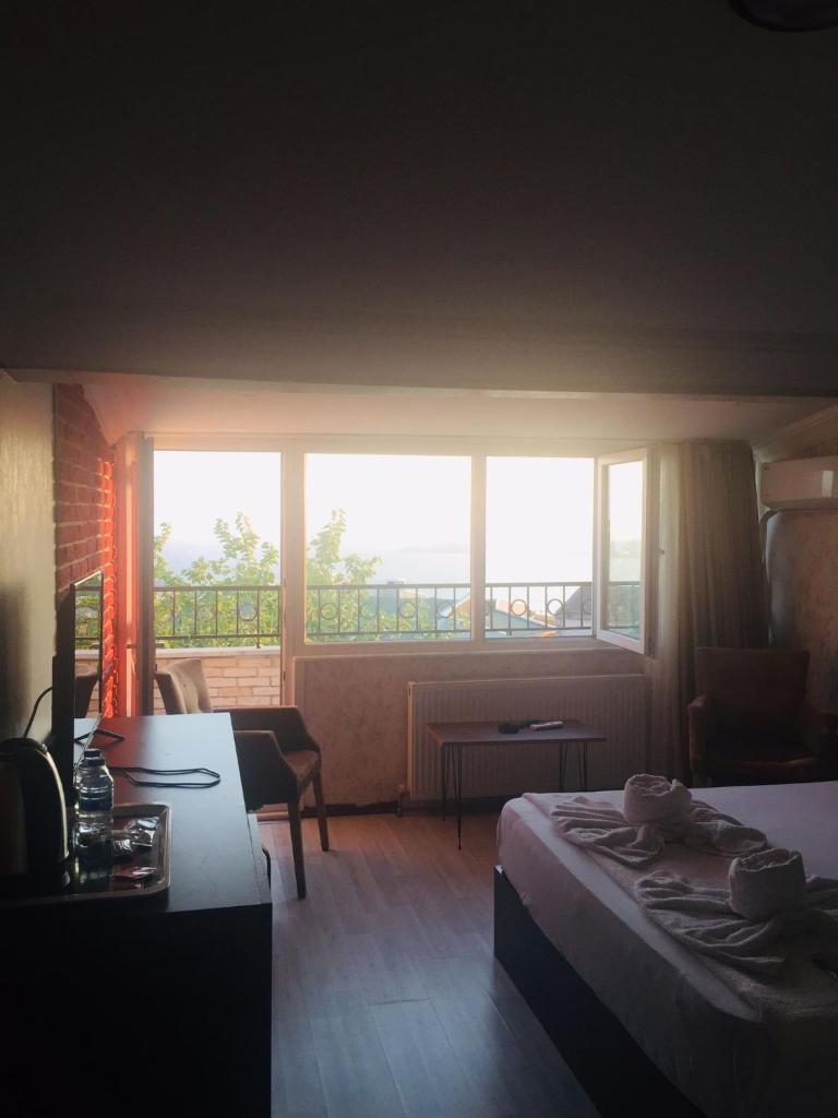 Rose Suite & Hotel photo 3