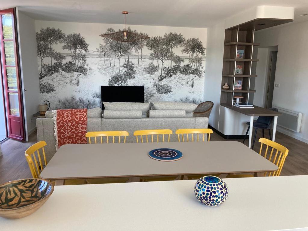 Superbe appartement T3 au centre plage .Parking photo 2