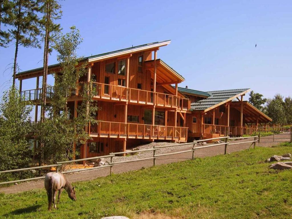 Myra Canyon Lodge photo 2