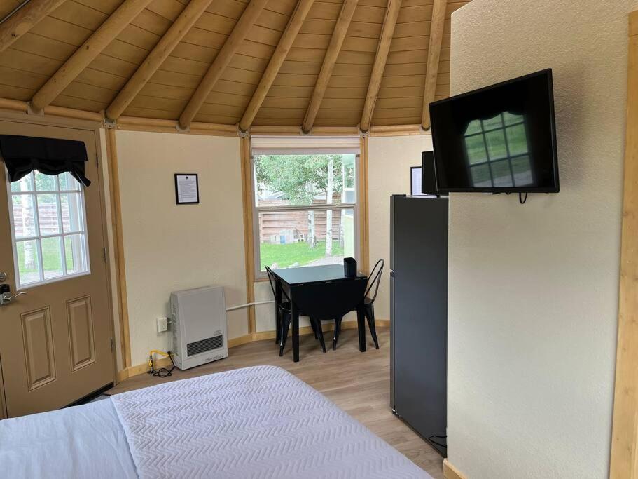 Bristlecone Yurt at Aspen Ridge Cabins photo 3