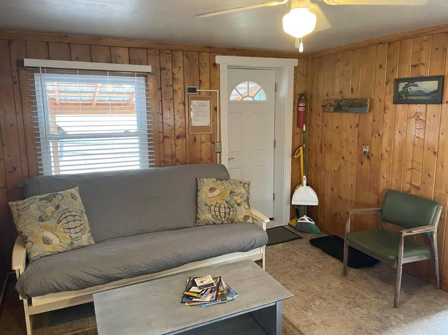 Cozy cabin #1 at Aspen Ridge Cabins photo 2