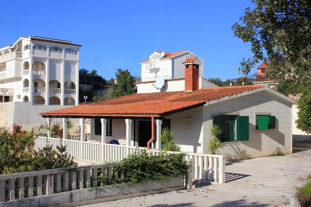 Seaside house with a swimming pool Cove Ljubljeva, Trogir - 9431 photo 1