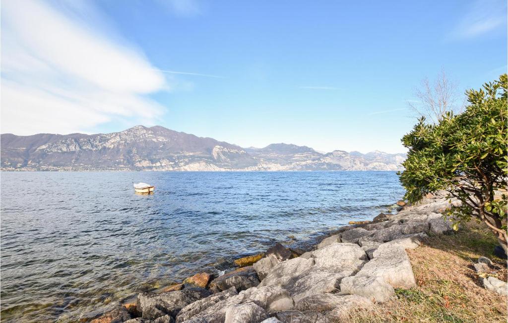 Stunning Apartment In Castelletto Di Brenz, With Wifi photo 4